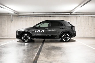 https://vehicle.imgix.net/4425961/5393064b-00da-4234-b907-d33adf24784a.jpg
