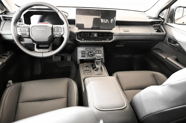 Toyota Hilux Double Cab.-Pick-up 2.8 D-4D MHEV 204 Invincible