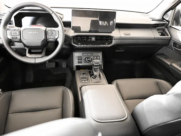 Toyota Hilux Double Cab.-Pick-up 2.8 D-4D MHEV 204 Invincible