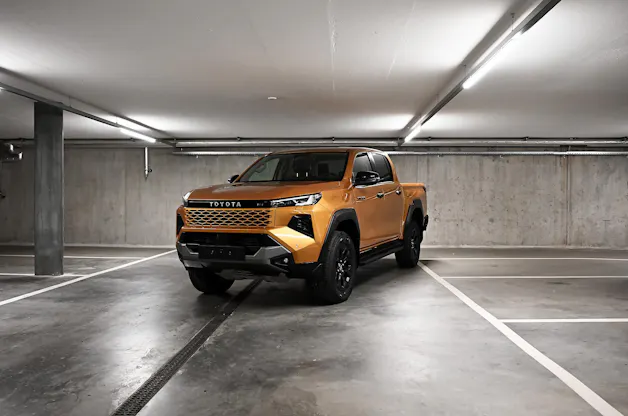 Toyota Hilux Double Cab.-Pick-up 2.8 D-4D MHEV 204 Invincible
