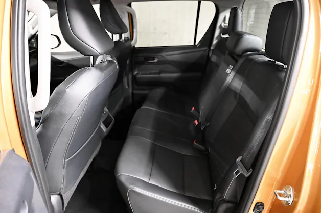 Toyota Hilux Double Cab.-Pick-up 2.8 D-4D MHEV 204 Invincible