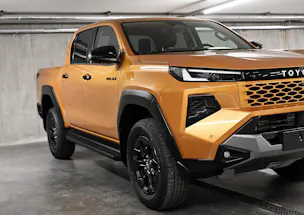 Toyota Hilux Double Cab.-Pick-up 2.8 D-4D MHEV 204 Invincible