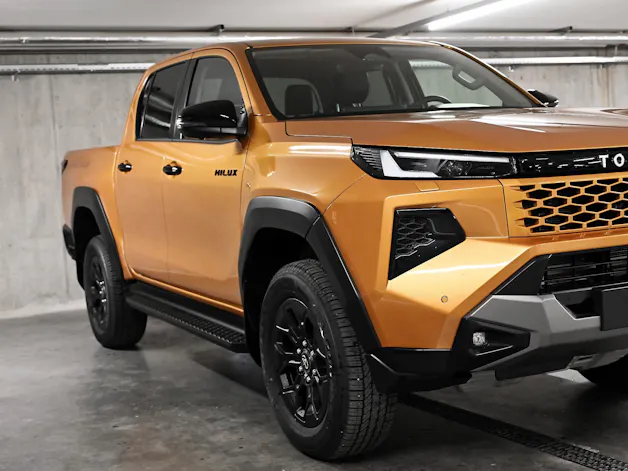 Toyota Hilux Double Cab.-Pick-up 2.8 D-4D MHEV 204 Invincible