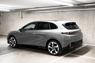 https://vehicle.imgix.net/4425964/787f071f-528e-41f1-84ba-112048c9a17e.jpg