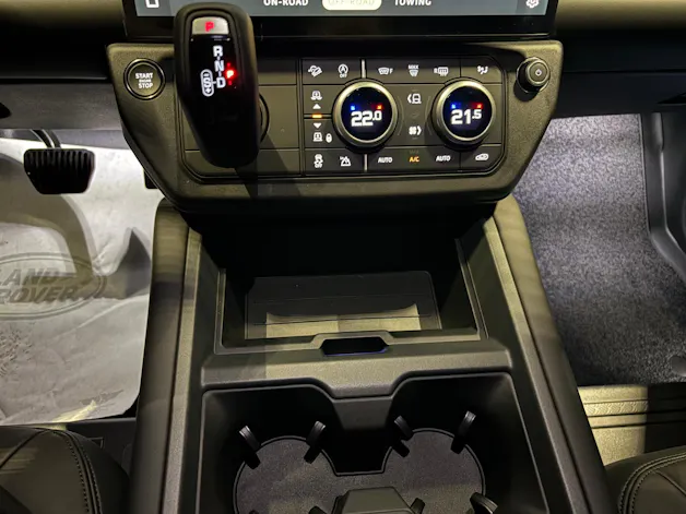 Land Rover Defender 130 3.0 D I6 350 X-Dynamic HSE
