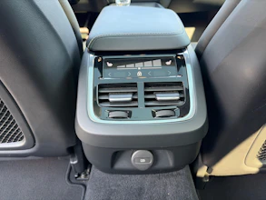 https://vehicle.imgix.net/4425997/4b486f89-6cf2-415e-814c-4b940fb984d6.jpg