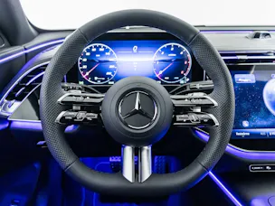 MERCEDES-BENZ E 220 d 4MATIC T-Modell "Swiss Star"