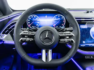 MERCEDES-BENZ E 220 d 4MATIC T-Modell "Swiss Star"
