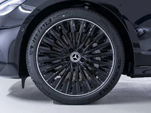 MERCEDES-BENZ E 220 d 4MATIC T-Modell "Swiss Star"