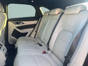 https://vehicle.imgix.net/4426122/0de36d09-e0d3-41f3-84f5-844d1e791209.jpg