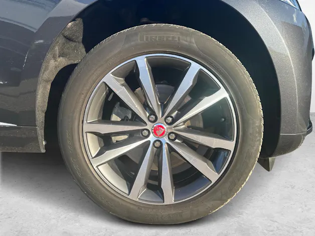 Jaguar F-Pace 2.0 I4 250 R-Dynamic SE AWD