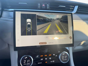 immagine del veicolo JAGUAR F-Pace 2.0 I4 250 R-Dynamic SE AWD