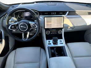 immagine del veicolo JAGUAR F-Pace 2.0 I4 250 R-Dynamic SE AWD