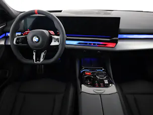 BMW M5 xDrive Touring