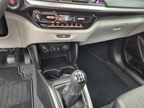 https://vehicle.imgix.net/4426203/0ff2212e-a5d5-441e-9fb2-a1a8a4601025.jpg