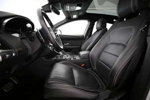 Fahrzeugbild JAGUAR E-Pace 1.5 T 300e R-Dynamic S AWD