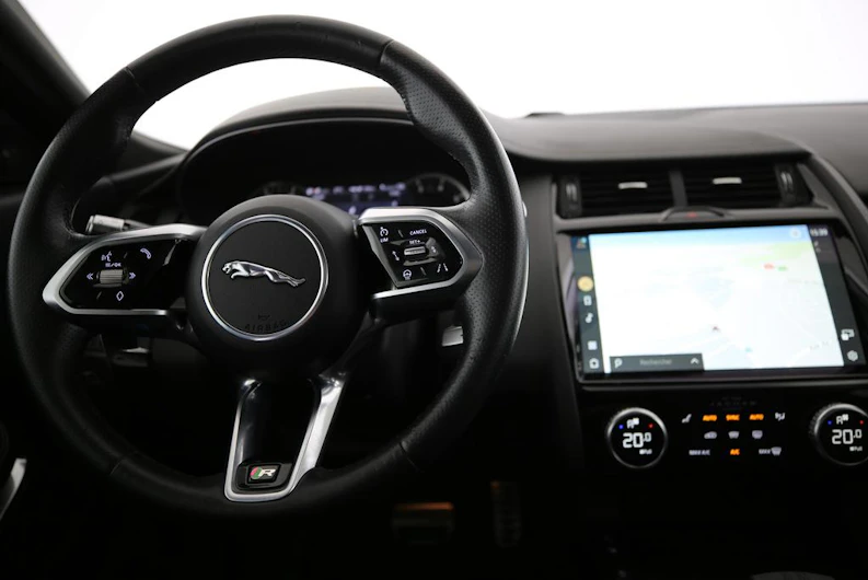 immagine del veicolo JAGUAR E-PACE