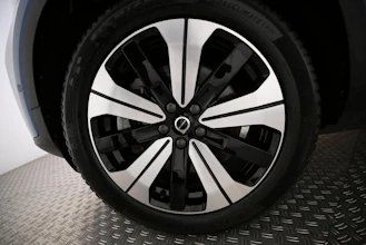 https://vehicle.imgix.net/4426216/dcfdc4c4-2017-4ce4-9a18-d00e4b778466.jpg