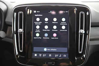 https://vehicle.imgix.net/4426216/e67d0b02-e4bd-4664-8204-3daf9829ff98.jpg