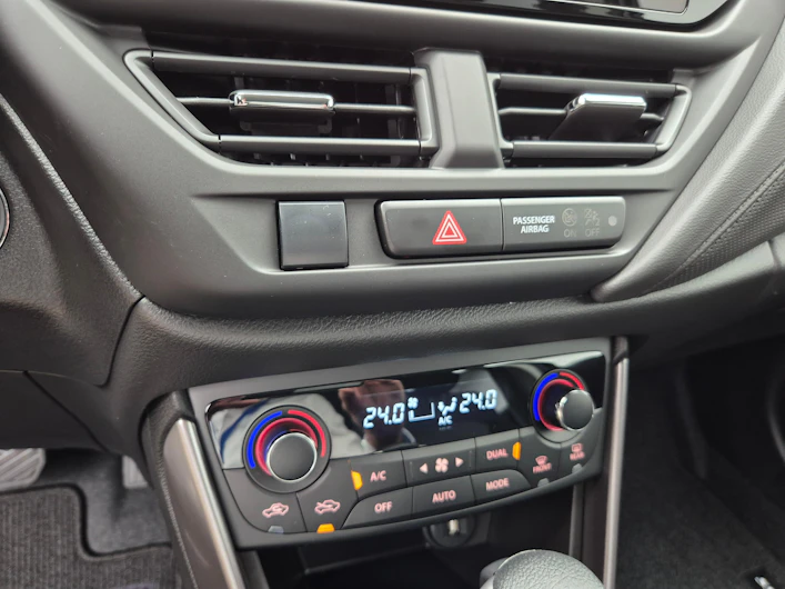 Fahrzeugbild SUZUKI S-CROSS