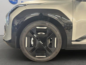 https://vehicle.imgix.net/4426348/5ef54a22-4808-43b8-9897-e3445632c2f8.jpg
