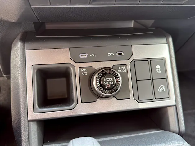 Toyota Hilux Double Cab.-Pick-up 59KWh Comfort