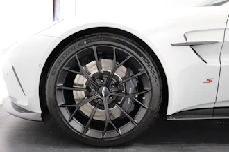 https://vehicle.imgix.net/4426439/ae81a858-fd83-4716-a45e-673839d0f066.JPG