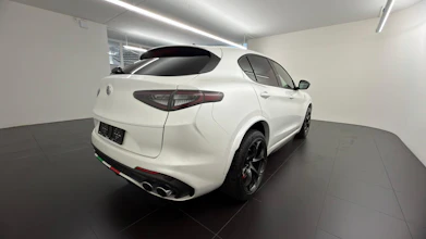 https://vehicle.imgix.net/4426465/76ce07db-af9c-4ac8-a67c-7478371253f2.jpeg