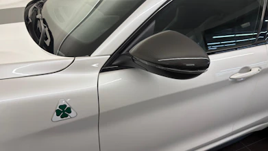 https://vehicle.imgix.net/4426465/bb6c43d3-ff6d-4a22-a553-2bdc2708dc08.jpeg