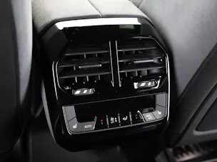 BMW iX xDrive60
