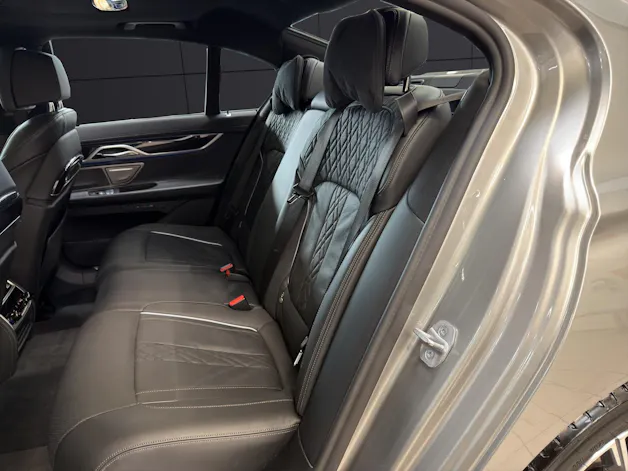 BMW 750i xDrive SAG  M Sport Executive Drive Pro