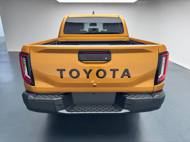 Toyota Hilux Double Cab.-Pick-up 2.8 D-4D MHEV 204 Invincible