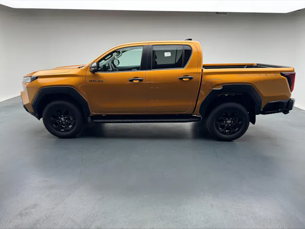 Toyota Hilux Double Cab.-Pick-up 2.8 D-4D MHEV 204 Invincible