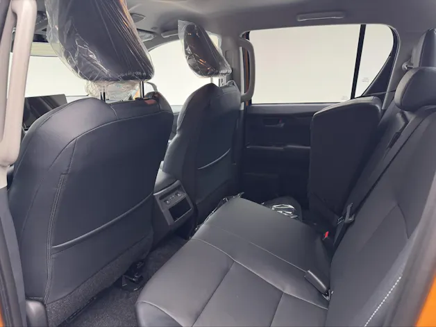 Toyota Hilux Double Cab.-Pick-up 2.8 D-4D MHEV 204 Invincible