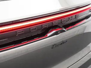 PORSCHE Macan Turbo