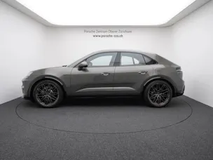 PORSCHE Macan Turbo