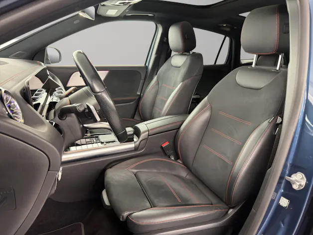 MERCEDES-BENZ EQA 300 AMG Line