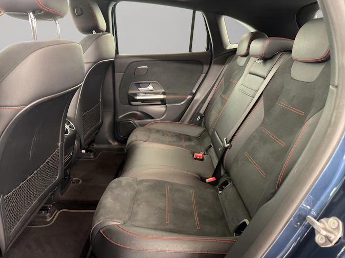 Fahrzeugbild MERCEDES-BENZ EQA 300