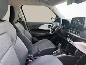 https://vehicle.imgix.net/4426728/a99d6c33-1fd2-4929-898f-d33f47a1cbbe.jpg