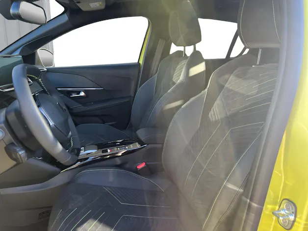 Peugeot 208 1.2 Hybrid 145 GT Exclusive