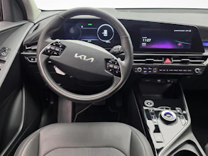 https://vehicle.imgix.net/4426766/ea422013-7bba-4d8d-b78e-af6d75e940d4.jpg