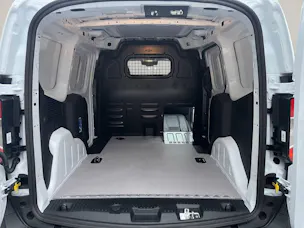 FORD E-Transit Courier Van Trend