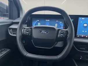 FORD E-Transit Courier Van Trend