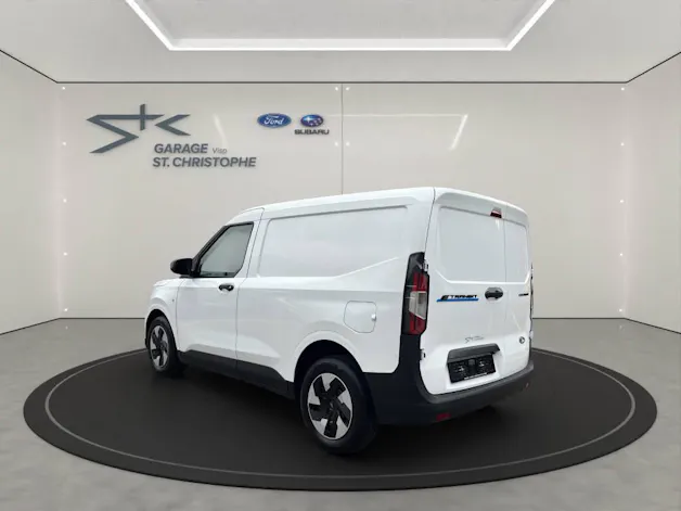 Ford E-Transit Courier Van Trend