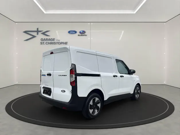 Ford E-Transit Courier Van Trend