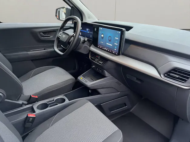 Ford E-Transit Courier Van Trend