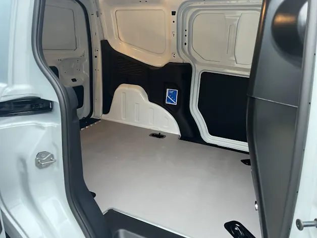 Ford E-Transit Courier Van Trend
