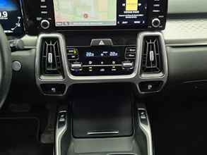 https://vehicle.imgix.net/4426818/da47e05a-6cee-4434-9ead-bd81ac19a66e.jpg