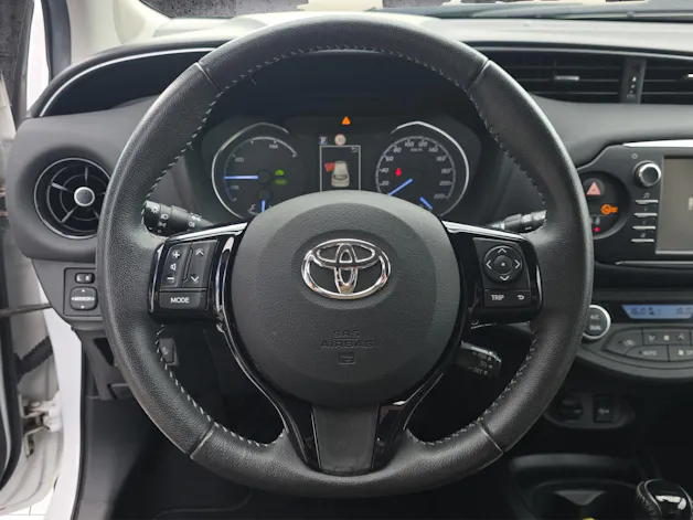 Toyota Yaris 1.5 VVT-i HSD Trend