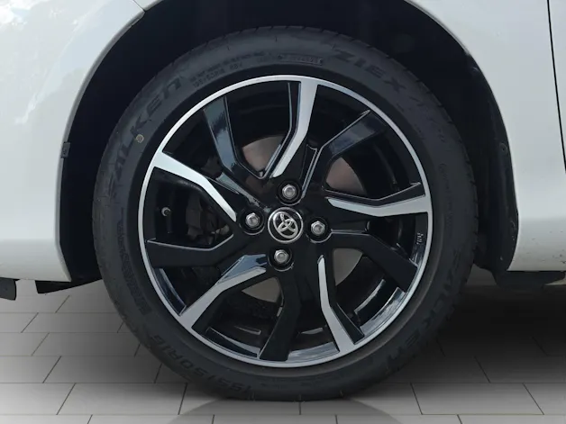 Toyota Yaris 1.5 VVT-i HSD Trend